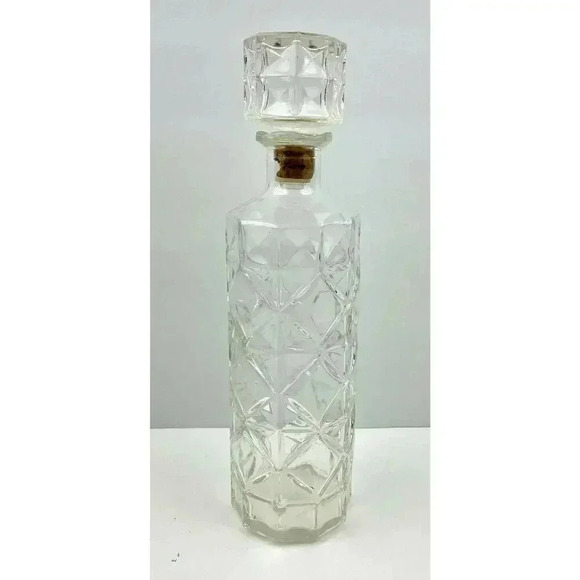 VTG Cut Glass Decanter Liquor Wine Bottle Diamond Pattern 11.5" Elegant MCM - Picture 1 of 14